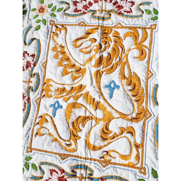 Hand Stitched Vintage Quilt, Hand Painted Design Heraldic Lion Coat of Arms - Picture 4 of 8
